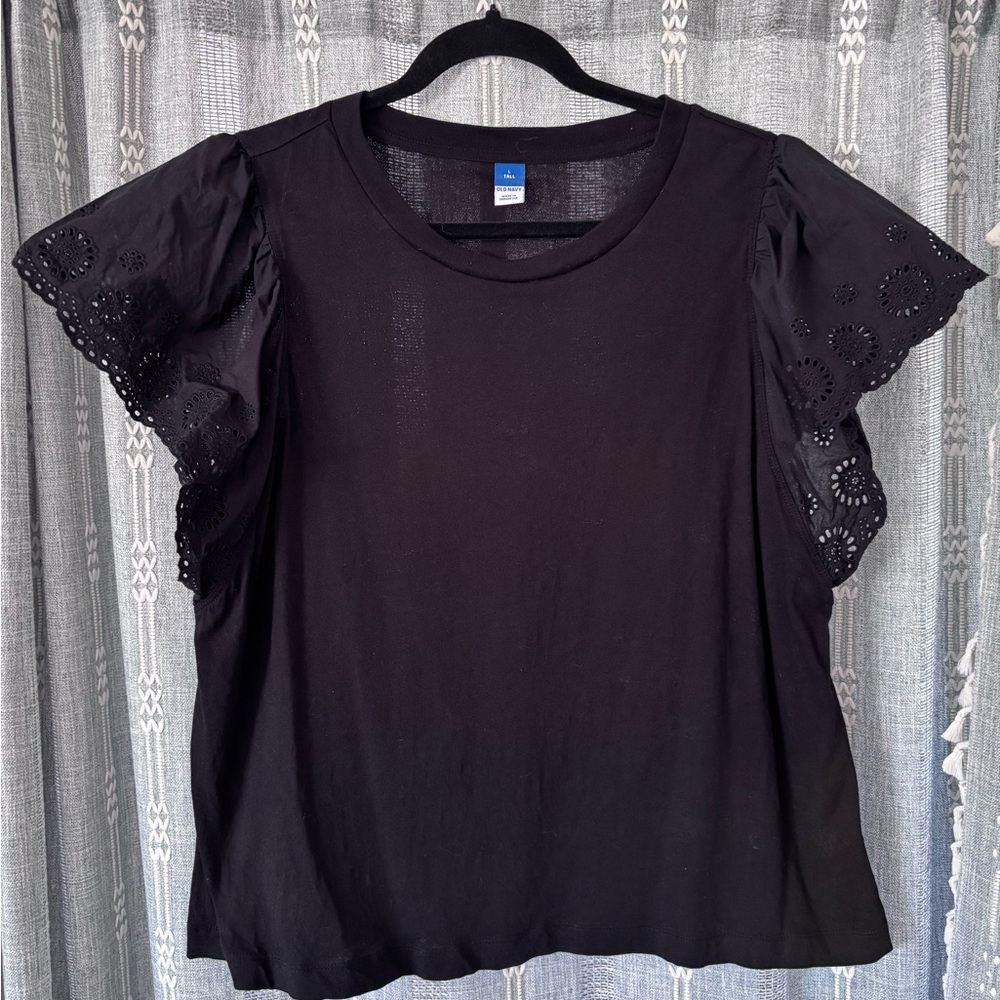 Old Navy Black Eyelet Flutter Sleeve Tee